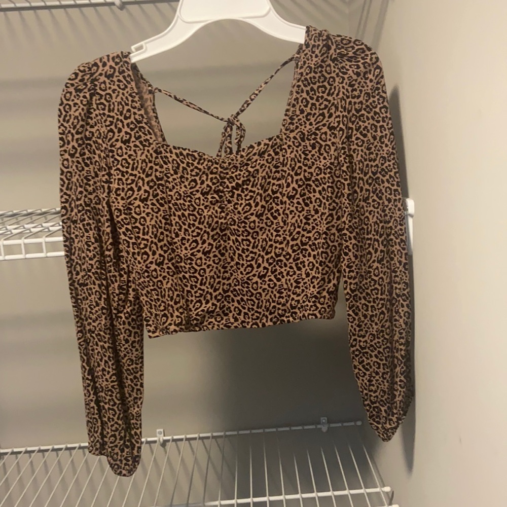 NWOT * American Eagle cheetah long sleeve crop XXS